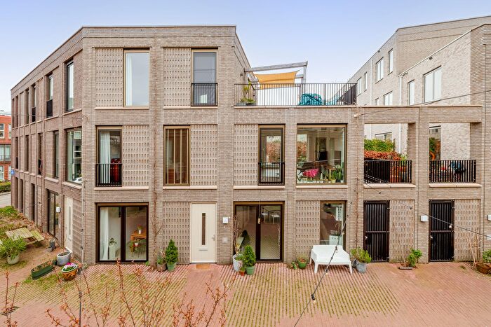 4-kamerappartement te koop in Rotterdam – Annie de Reuverhof, Bospolder