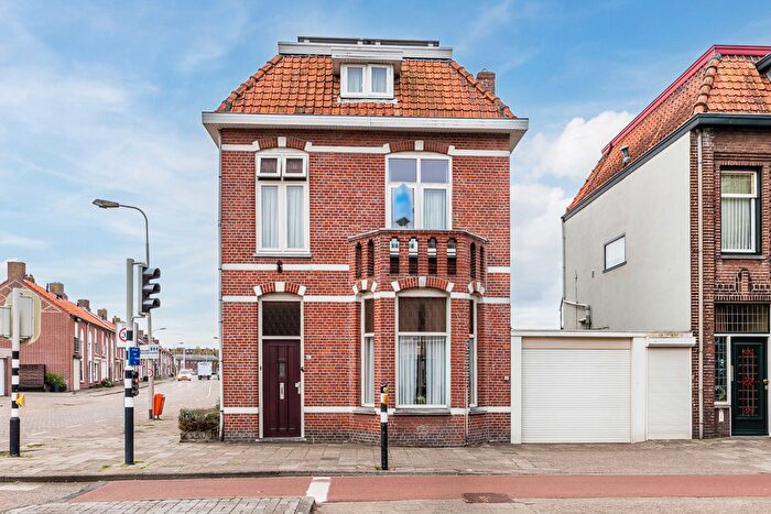7-kamerhuis te koop in Gageldonk-West, Bergen op Zoom