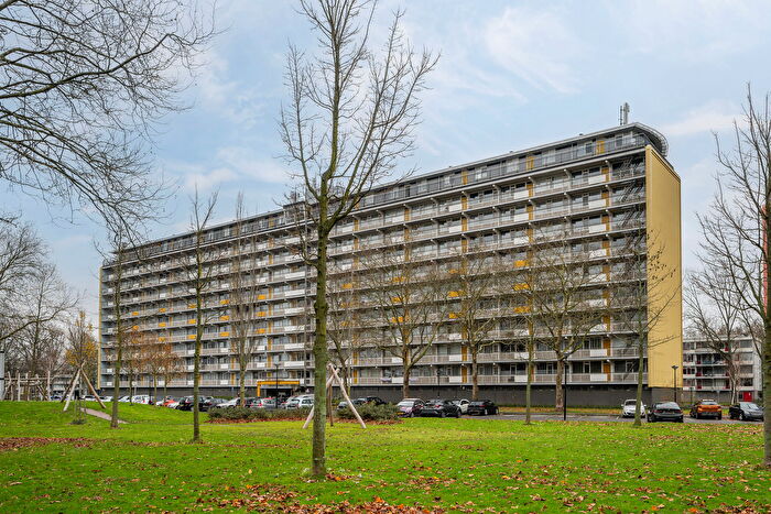4-kamerappartement te koop in Bachplein, Schiedam