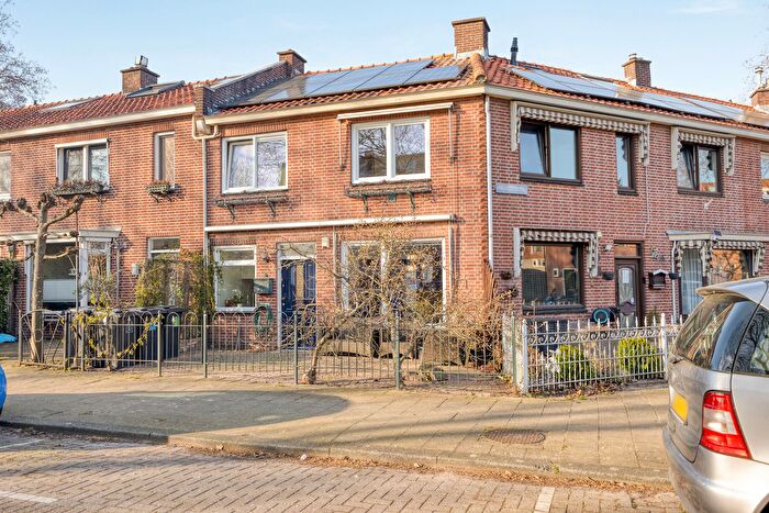 3-kamerhuis te koop in Rotterdam – Cornelis van Rijstraat, Groot IJsselmonde