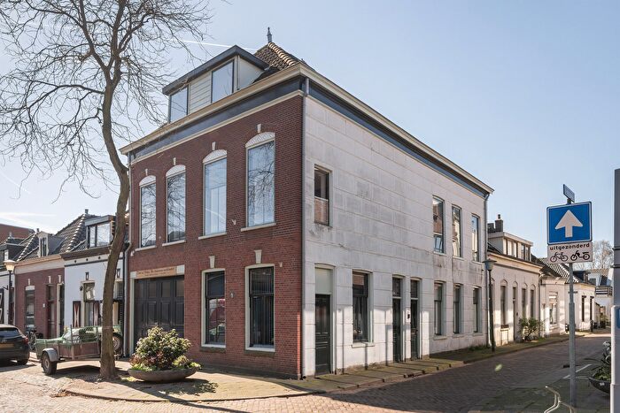 8-kamerhuis te koop in Vlaardingen – Dwarsstraat, Oostbuurt