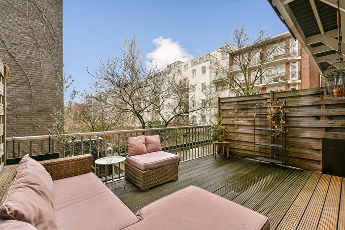 3-kamerappartement te koop in Amsterdam – Beukenplein, Oosterparkbuurt-Zuidoost