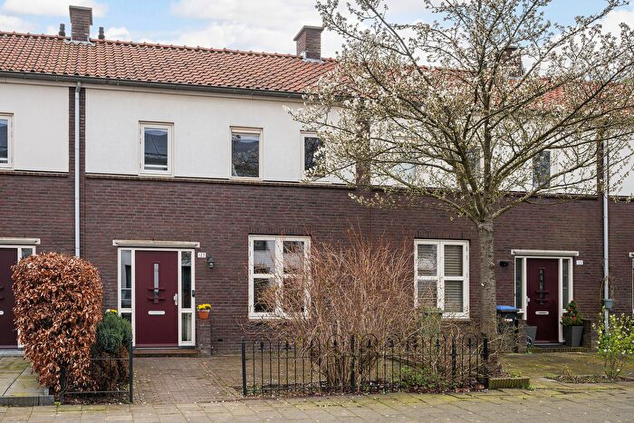 4-kamerhuis te koop in Vlaardingen – Soendalaan, Indische Buurt