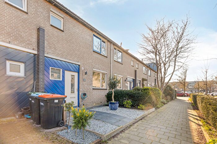 5-kamerhuis te koop in Schilders- en Waddenbuurt, Zaandam