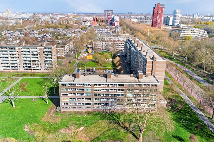 3-kamerappartement te koop in Rotterdam – Edmond Hellenraadstraat, Het Lage Land