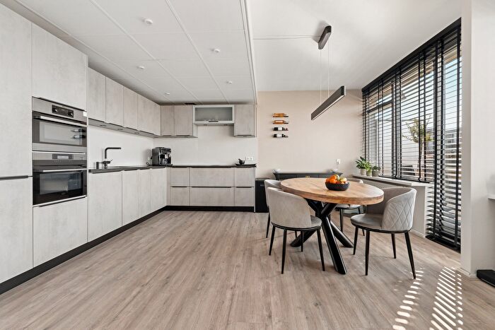 4-kamerappartement te koop in Den Haag – Rigolettostraat, Componistenbuurt