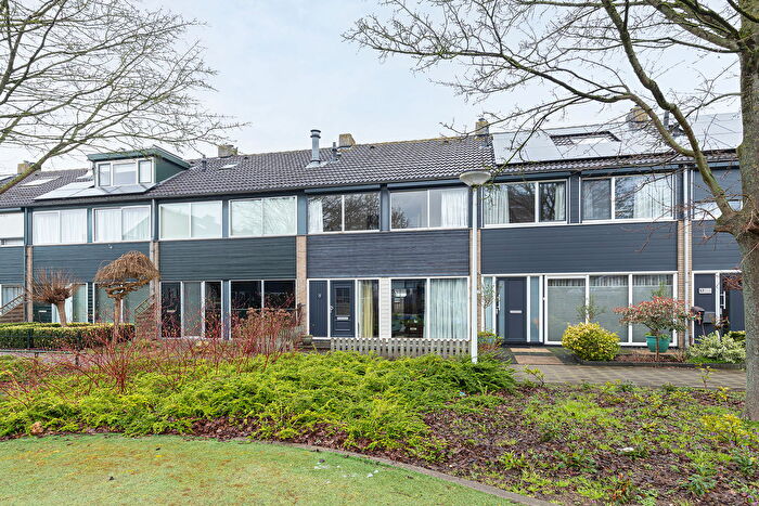 5-kamerhuis te koop in Papendrecht – Wiardi Beckmanstraat, Staatsliedenbuurt