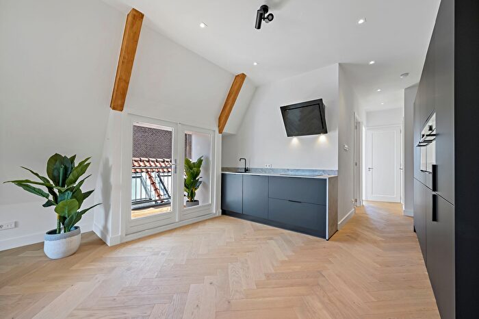 3-kamerappartement te huur in Den Haag – Piet Heinplein, Zeeheldenkwartier