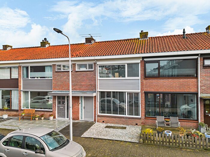 4-kamerhuis te koop in Zeeheldenbuurt, Bodegraven