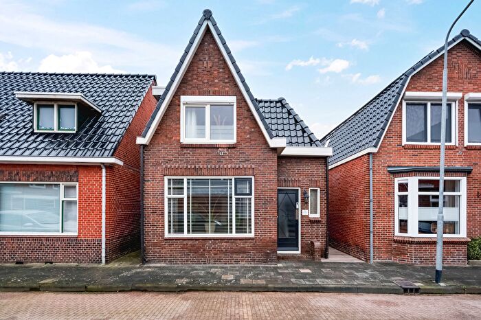 4-kamerhuis te koop in Delfzijl – Marcus Buschstraat, Over de Gracht