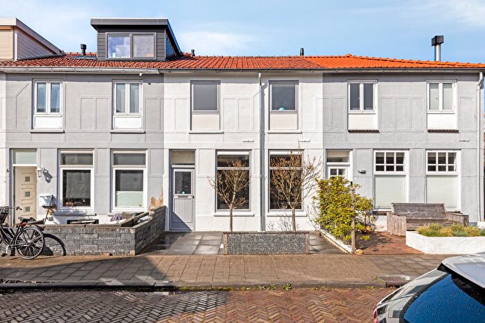 5-kamerhuis te koop in Alphen aan den Rijn – Willemstraat, Burgemeester Visserpark