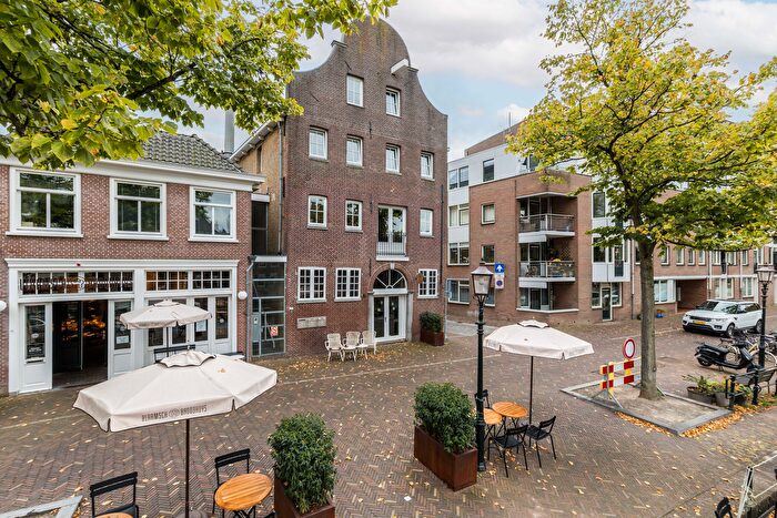 4-kamerappartement te koop in Walvisbuurt, Schiedam