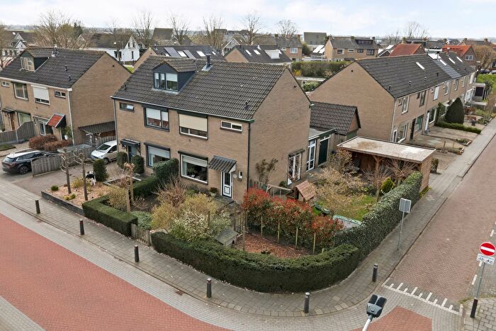5-kamerhuis te koop in Strijen Woonkern, Strijen