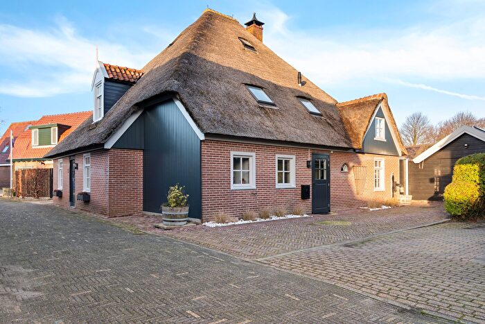 8-kamerhuis te koop in Hippolytushoef West (woonkern), Hippolytushoef