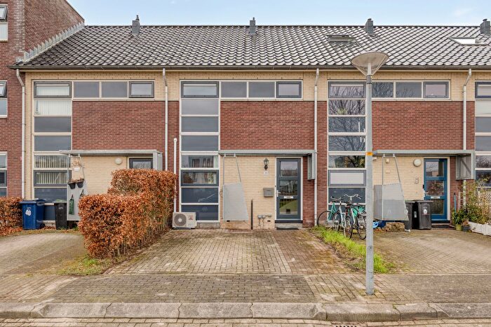 5-kamerhuis te koop in Stripheldenbuurt Midden- west, Almere