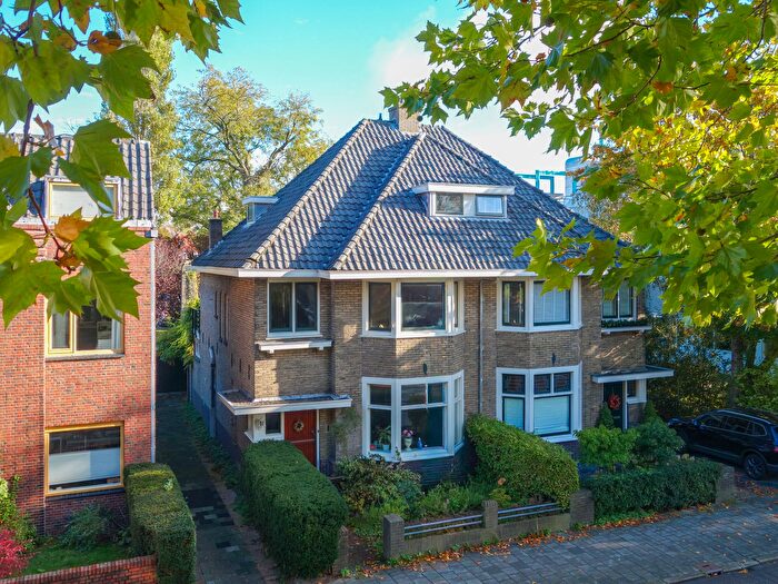 7-kamerhuis te koop in Alkmaar – Juliana van Stolberglaan, Emmakwartier