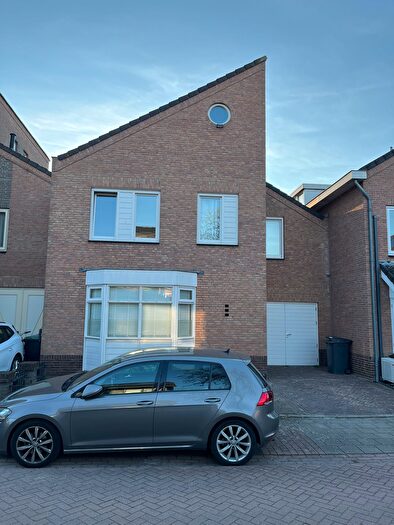 6-kamerhuis te koop in Den Bosch – Maïsveld, Maasakker