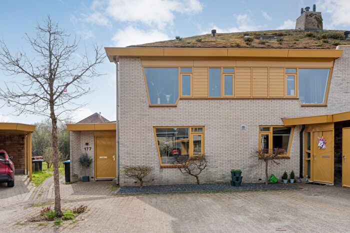 5-kamerhuis te koop in Oikos, Enschede