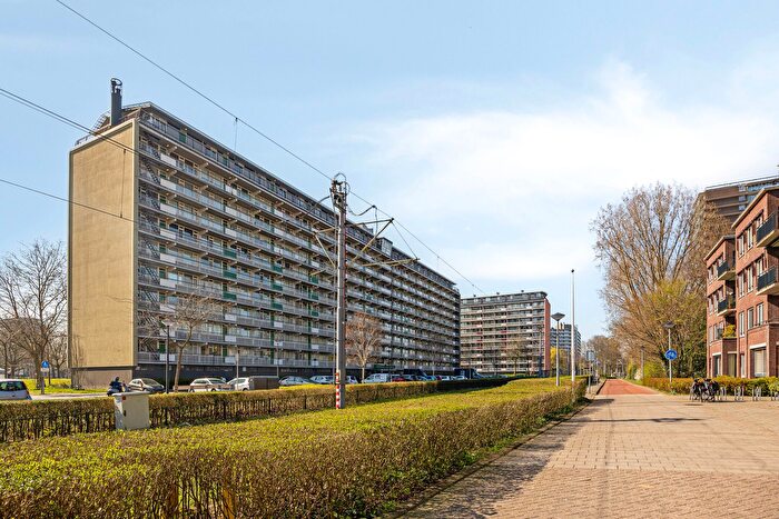2-kamerappartement te koop in Bachplein, Schiedam