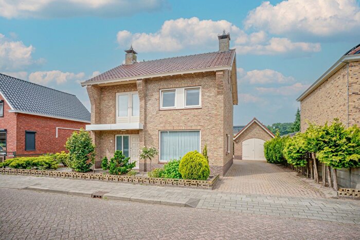 8-kamerhuis te koop in Sint Willebrord, St. Willebrord
