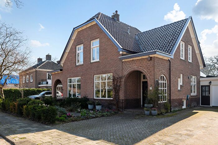 7-kamerhuis te koop in Emmen-Centrum, Emmen