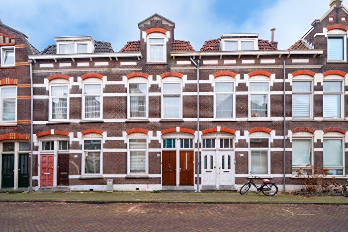 6-kamerhuis te koop in Transvaalstraat en omgeving, Dordrecht