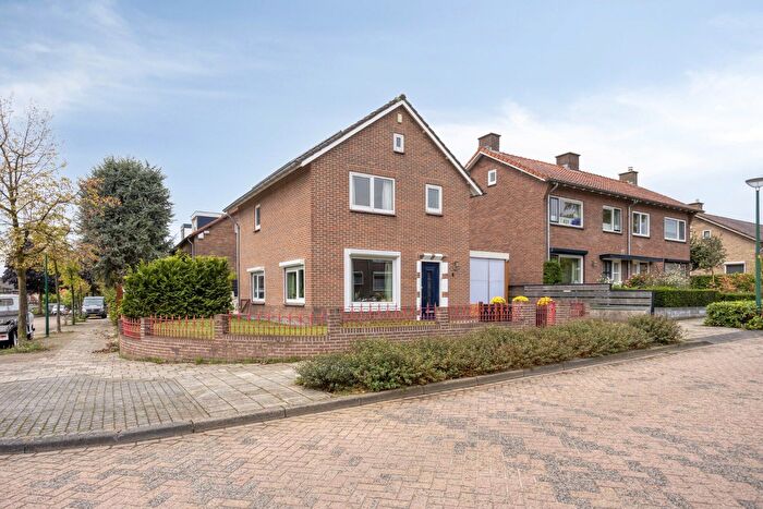 9-kamerhuis te koop in Bruine Eng, Rhenen