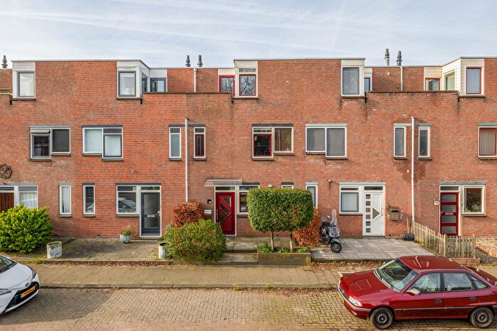 4-kamerhuis te koop in Gildenwijk-West, Spijkenisse