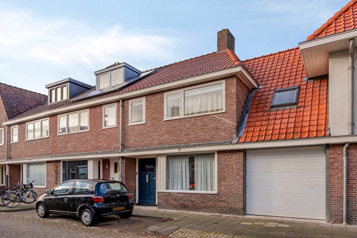 5-kamerhuis te koop in Bouwmeestersbuurt Noord, Tilburg
