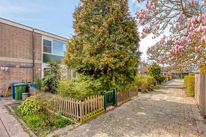 4-kamerhuis te koop in Hoogvliet Rotterdam – Toverfluitstraat, Hoogvliet Noord