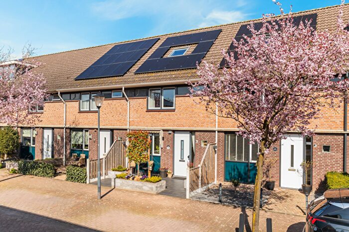 4-kamerhuis te koop in Puttershoek Woonkern, Puttershoek