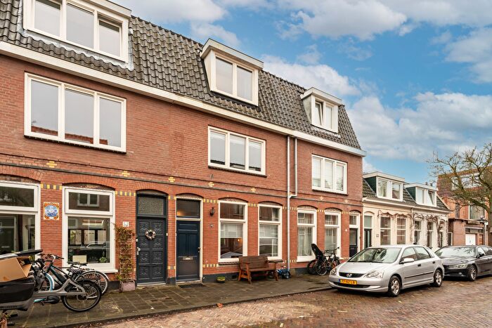 6-kamerhuis te koop in Haarlem – Tweede Hogerwoerddwarsstraat, Kweektuinbuurt