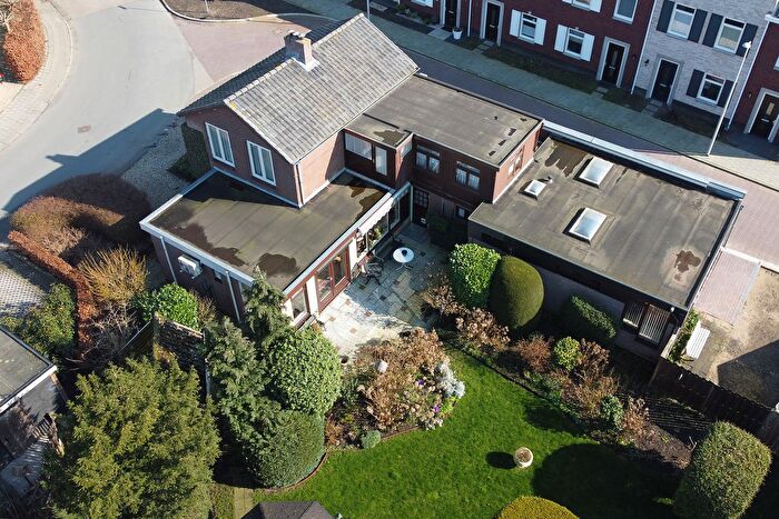 9-kamerhuis te koop in Noordeloos-Dorp, Noordeloos