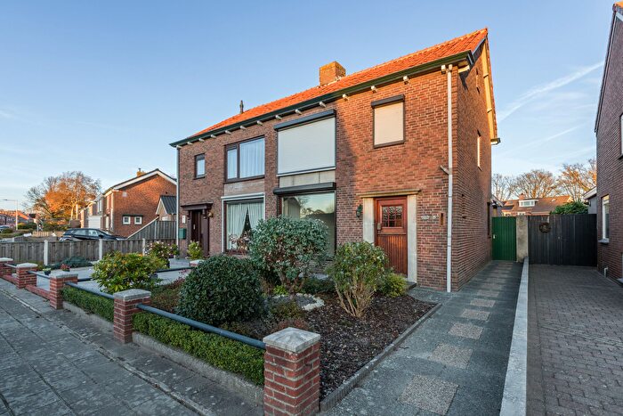 5-kamerhuis te koop in Halsteren-Centrum, Halsteren