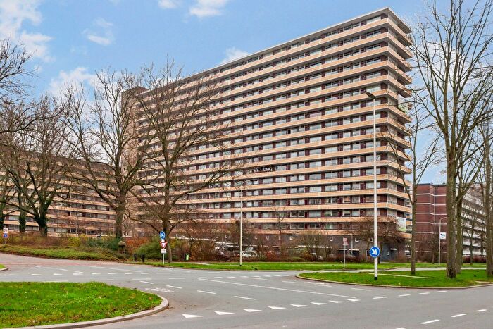 4-kamerappartement te koop in Voorhof-Hoogbouw, Delft