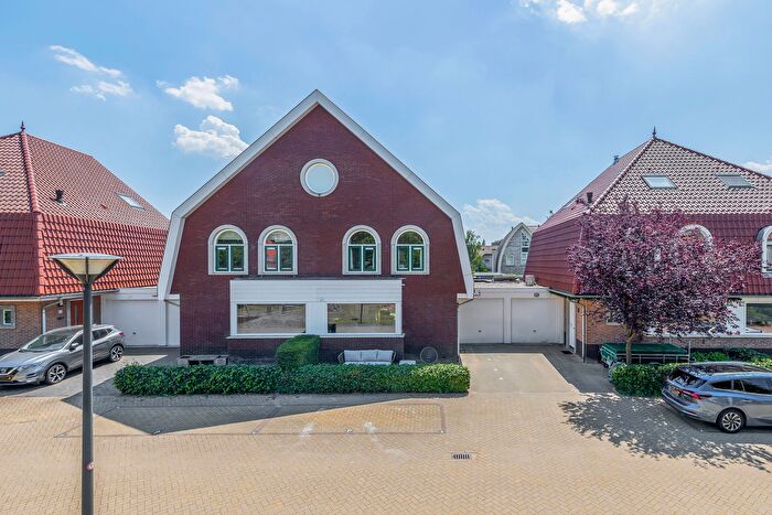 5-kamerhuis te koop in Fascinatio-oost, Capelle aan den IJssel