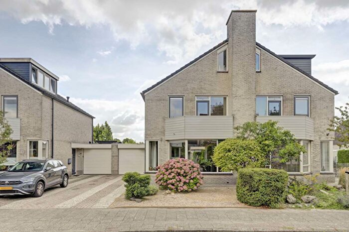 4-kamerhuis te koop in Tuitjenhorn-Centrum en Kerkbuurt, Tuitjenhorn
