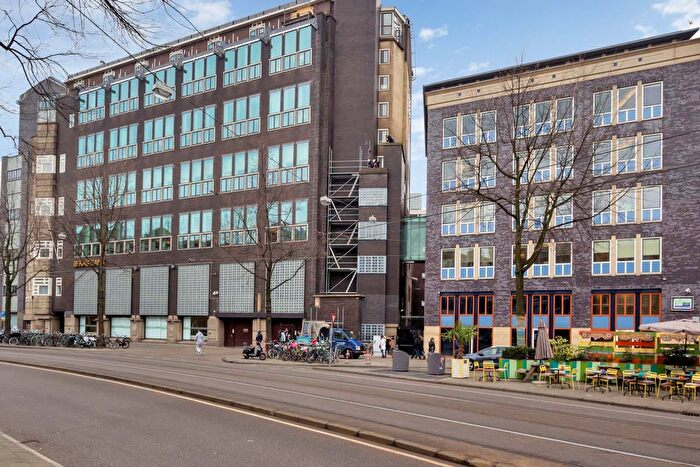 3-kamerappartement te huur in Amsterdam – Nieuwezijds Voorburgwal, Begijnhofbuurt
