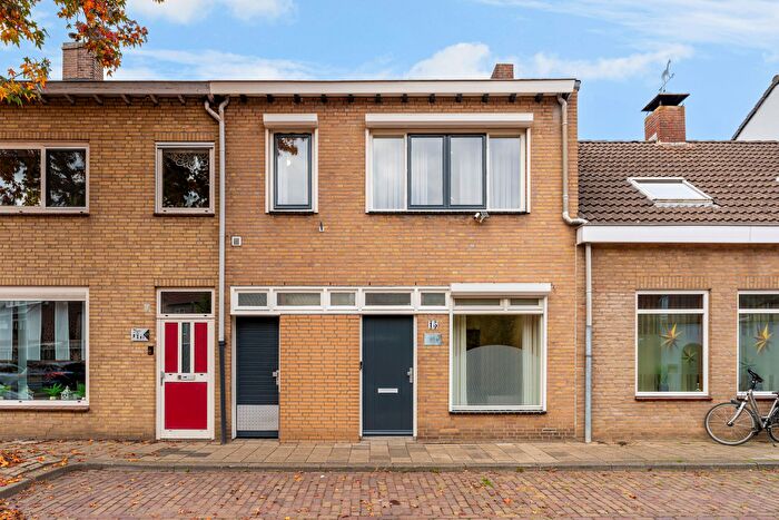 5-kamerhuis te koop in Tilburg – Tongerlose Hoefstraat, Kasteel West