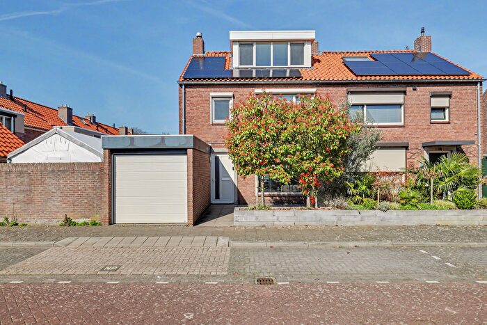 4-kamerhuis te koop in Slotjes-Midden, Oosterhout (NB)