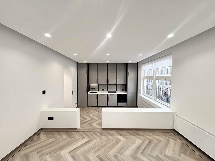 3-kamerappartement te huur in Frans Halsbuurt, Amsterdam