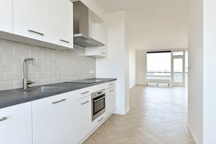 3-kamerappartement te huur in Bijlmermuseum-Zuid, Amsterdam