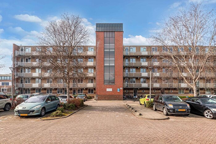 3-kamerappartement te koop in Emmeloord – Staalstraat, Emmeloord-Centrum-Tussen Gracht en Vaart