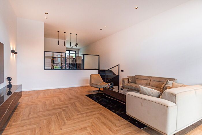 4-kamerappartement te koop in Den Haag – Laan van Wateringse Veld, Hoge Veld