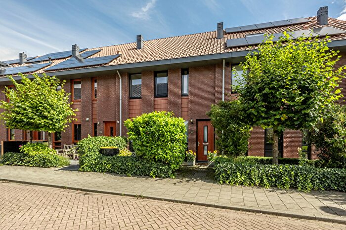 4-kamerhuis te koop in Heinenoord – Arie Jongekrijgstraat, Heinenoord Woonkern