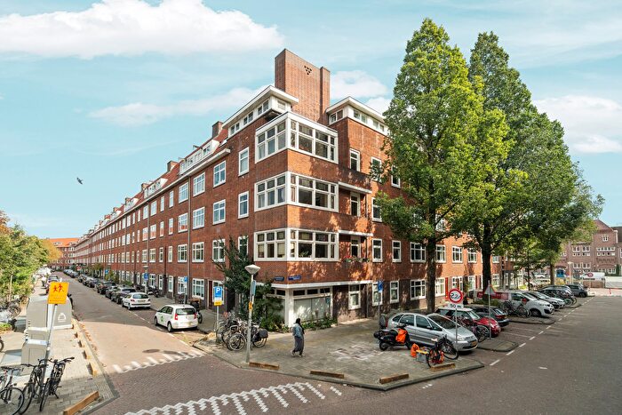 4-kamerappartement te koop in Amsterdam – Paramariboplein, Paramariboplein e.o.