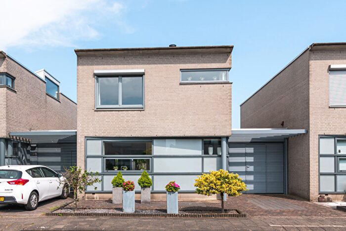 4-kamerhuis te koop in Nieuwegein – Louis Couperushove, Hoven-Oost