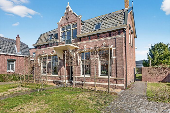 8-kamerhuis te koop in Ouddorp centrum, Ouddorp
