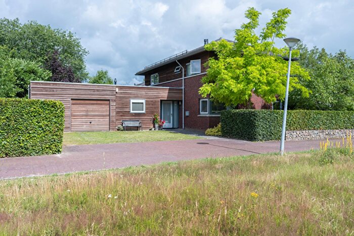 5-kamerhuis te koop in Emmerhout, Emmen