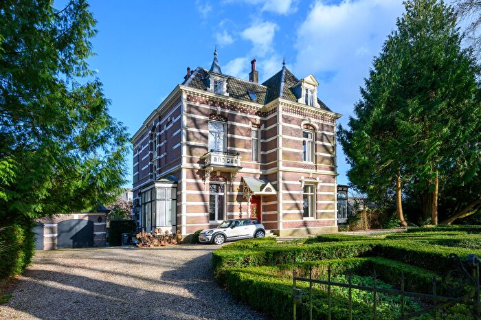 8-kamerhuis te koop in Brummen Centrum, Brummen